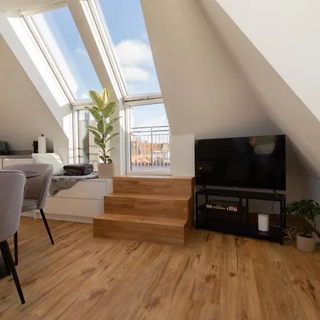 Jama - Bright&shiny, Balkon, Freies Parken, Zentral, Naehe Bahnhof, Wlan #2 Apartment *